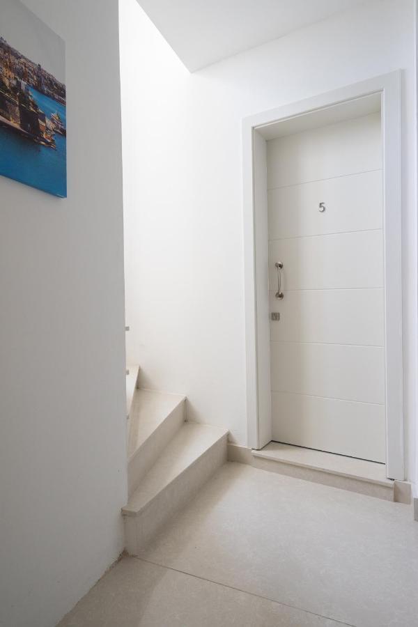 Marina Studios Cospicua Luaran gambar